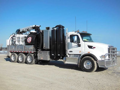 Vactor HXX_Peterbilt chassis