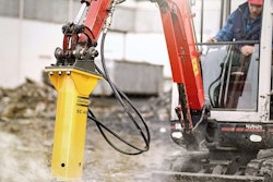 The EC 40 hydraulic breaker in rock excavation.