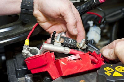 Install longer 8x1.25x25mm bolts to hold the 175-amp circuit breaker to accommodates the additional battery cable that connects the cranking battery to the new auxiliary battery.