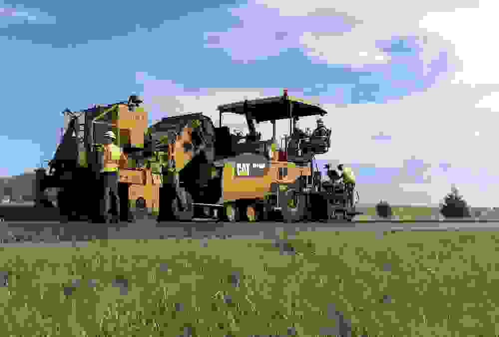 Caterpillar AP1000F asphalt paver