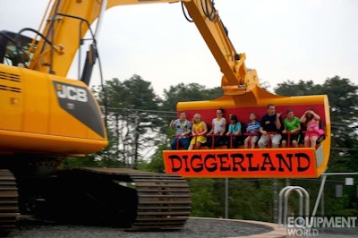 The Spin Dizzy during its inaugural run at Diggerland.