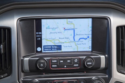 2016-GMC-Sierra-CarPlay-002