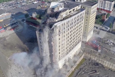 Detroit Park Plaza hotel implosion