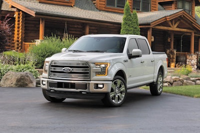 16_F150_LTD_34FrntDrvrLogHome_MR