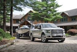 16F150_LTD_SuperCrew_34FrntBoatCottage_HR