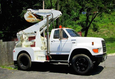 Ford F 700 Truck Mounted Backhoe15
