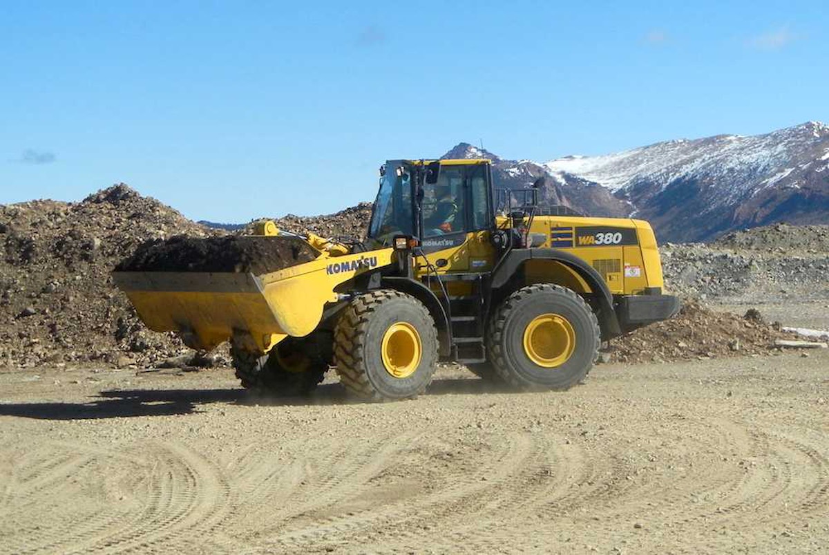 eqw.Komatsu-WA380-8-action-1.