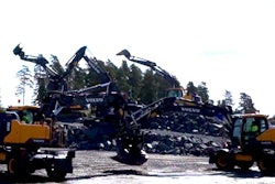 Volvo tiltrotator excavator demo