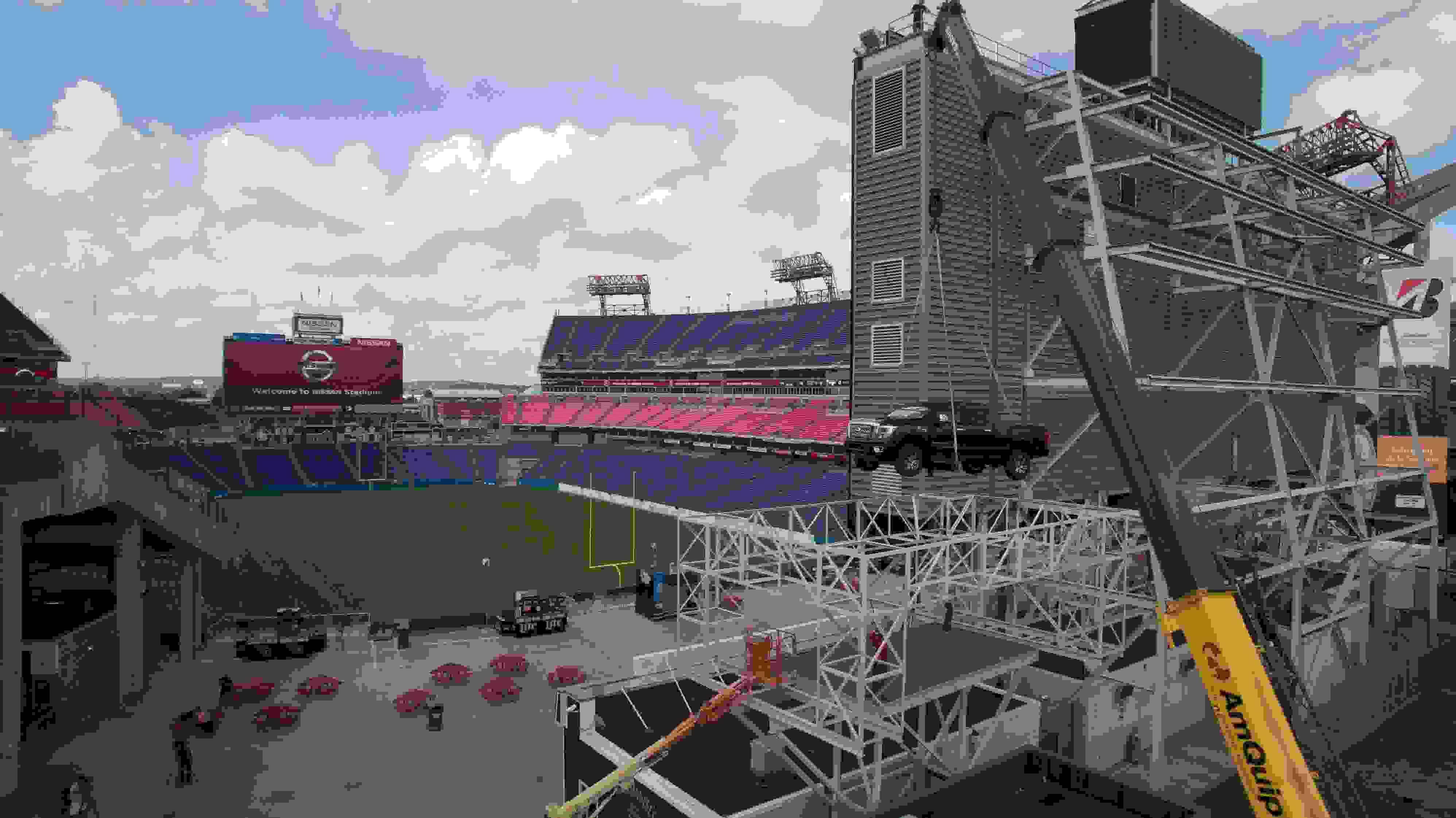 NASHVILLE, Tenn. (August 18, 2015) &ndash; This might just be the perfect tailgating spot for this weekend&rsquo;s upcoming Tennessee Titans preseason game against the St. Louis Rams. Nissan enlisted a heavy-duty crane to lift an all-new 2016 Nissan TITAN XD full-size pickup into a special &ldquo;reserved&rdquo; parking space next to the video scoreboard at the newly named Nissan Stadium in downtown Nashville, Tenn.