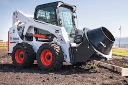 Bobcat S650_with_concrete_mixer-206271-127364-hr