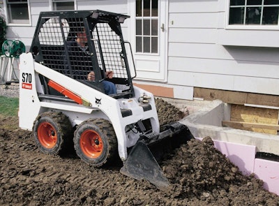 Bobcat S70_with_bucket-206230-127353-hr