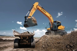 Hyundai-HX260L-loading-a-truck