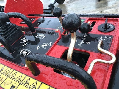 Toro Dingo TX 1000 CUL 04