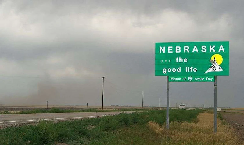 1280px Welcome Nebraska E1445013057912