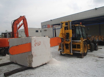 Dazzini Qst3000 D Cat 432 D Backhoe Chain Saw2