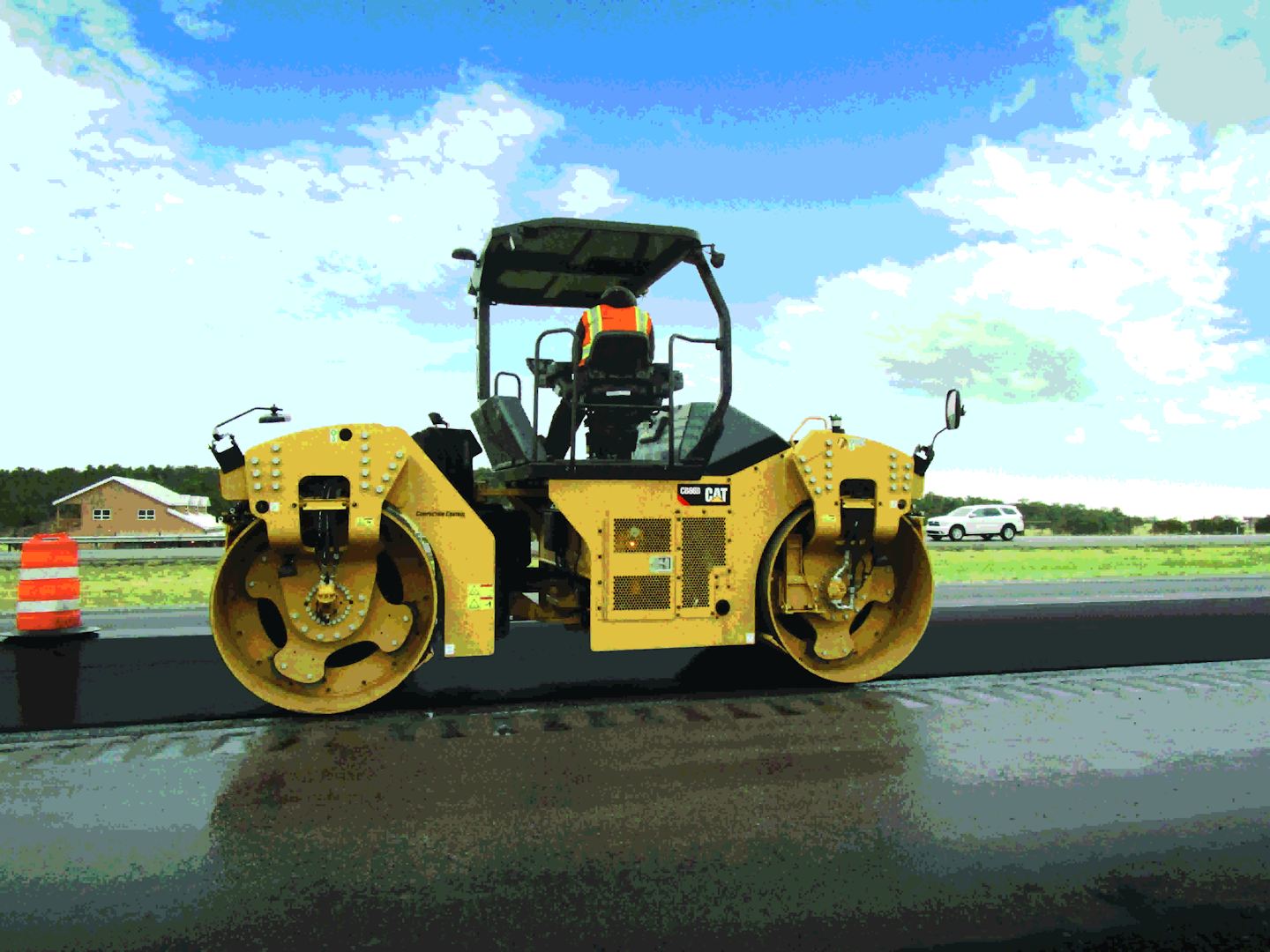 Caterpillar intros 3 BSeries tandem vibratory asphalt rollers with