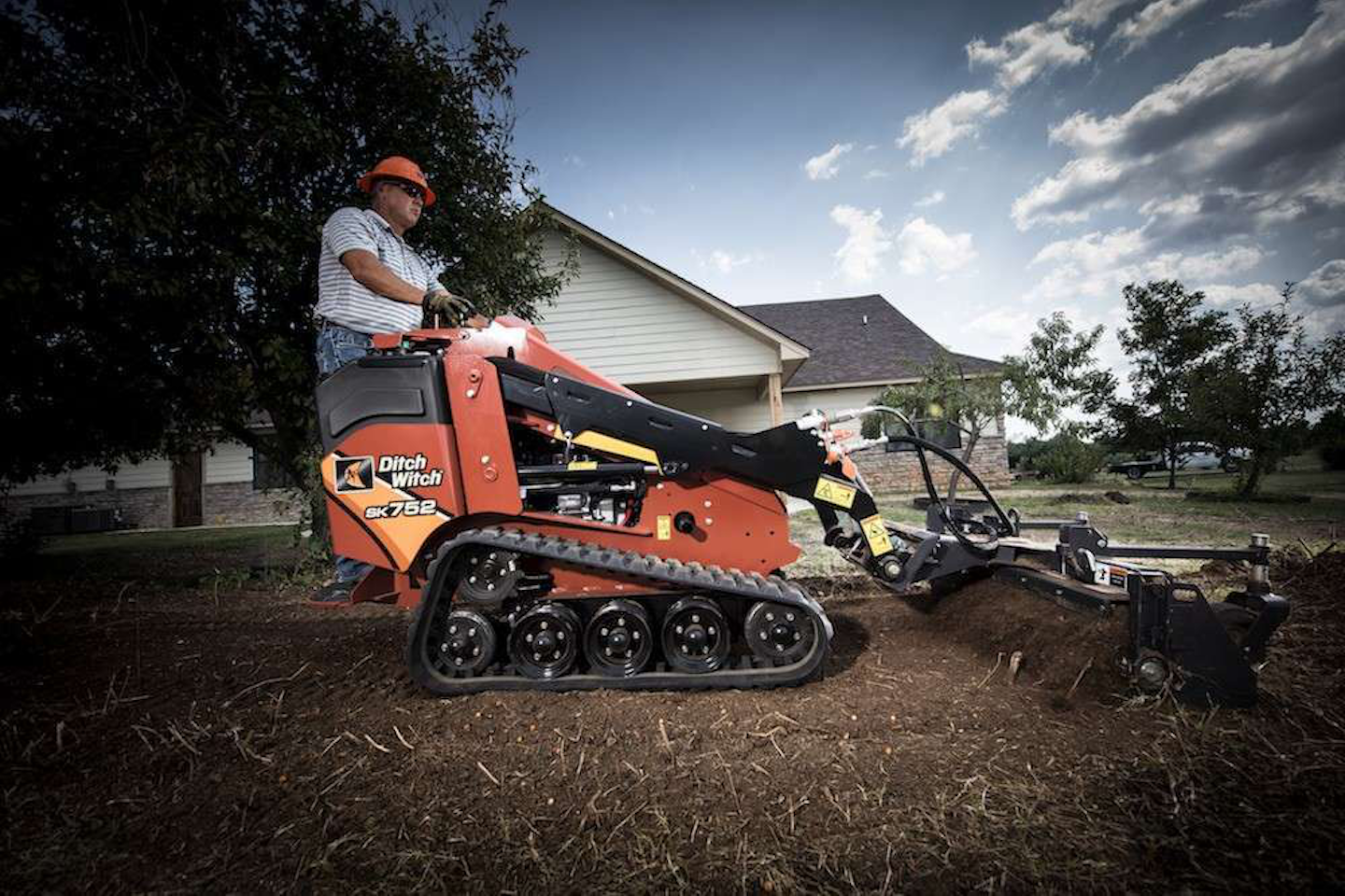 Ditch Witch intros SK752 mini loader with 10 boost to lift capacity