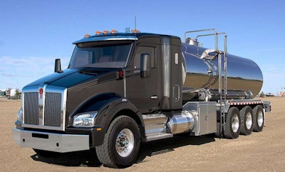 Kenworth T880 work truck with 40-inch sleeper