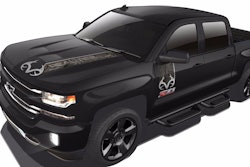 2016-Chevrolet-Silverado-Realtree Edition-045