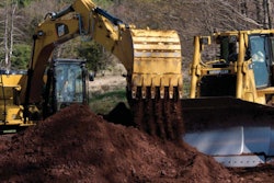 Caterpillar 318F with Dozer