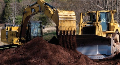 Caterpillar 318 F With Dozer