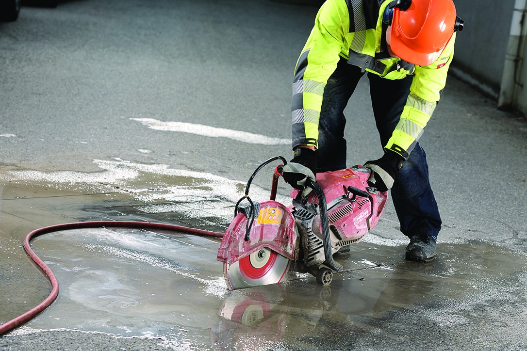 Hilti unveils DSH 700 900 X concrete saws with no choke start