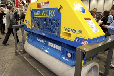 The Vacuworx RC 10H is one of the company’s new hydraulically-driven vacuum lifter systems.
