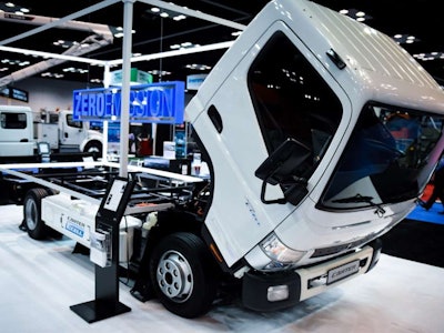 00 D40 C93 5380 44 F5 8 C6 B 9139 C3 E022 A5 L0001