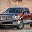 2017_Nissan_TITAN_Crew_Cab_02