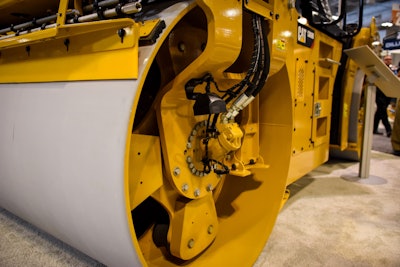Caterpillar CB68B roller7