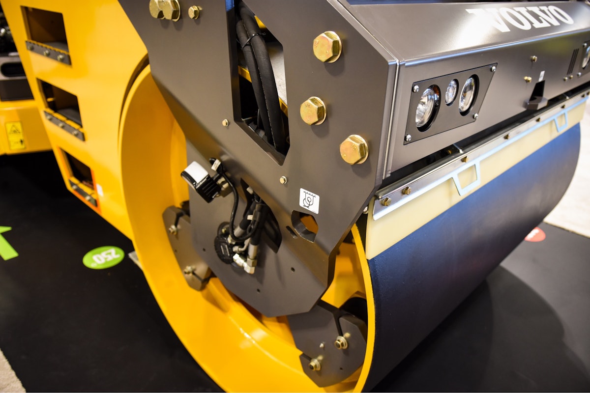 VOLVO　1/50　ボルボ　DD105　ロードローラー Volvo Merchandise. Volvo Compactor DD105 1:50 scale