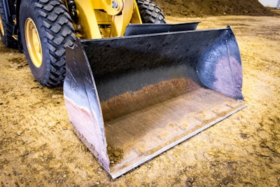 CAT 918M compact wheel loader39