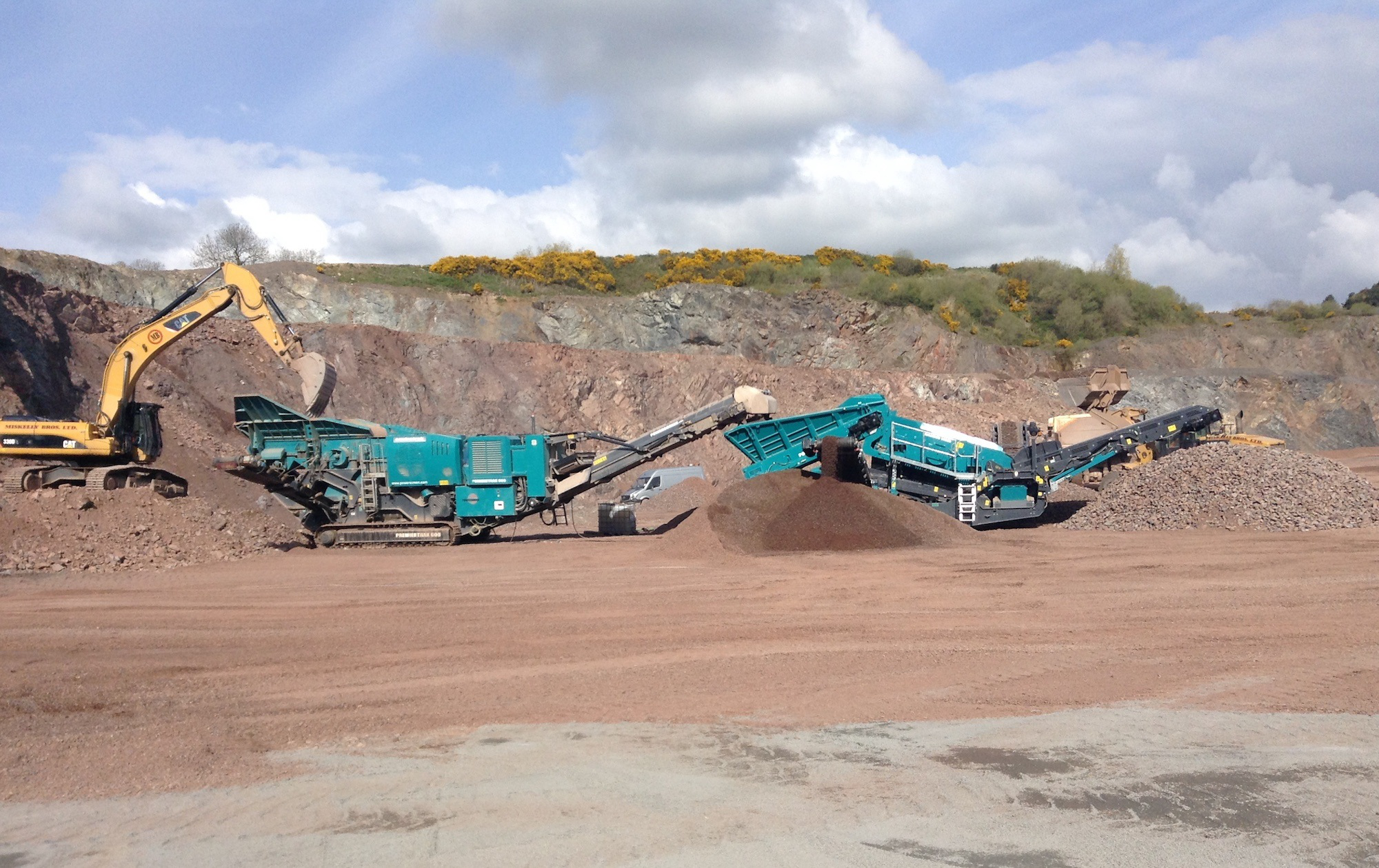 Powerscreen Premiertrak 600 & NEW Warrior 1400XE (1)