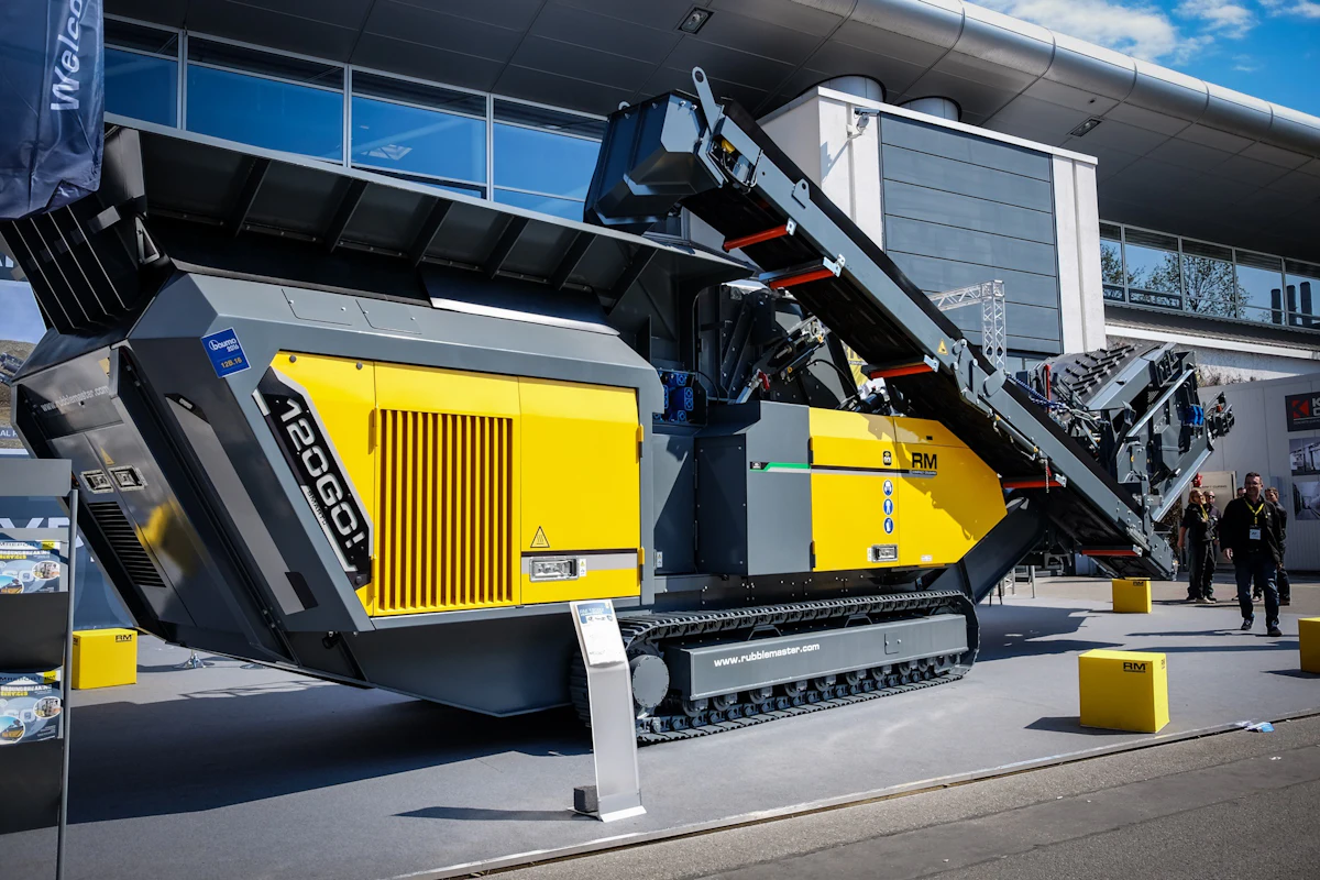 Rubble Master intros 120GO! tracked mobile impact crusher | Equipment World