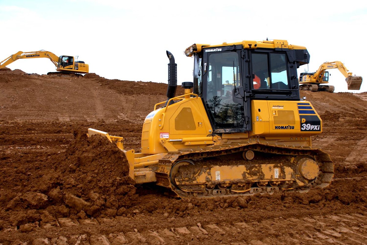 ★超美品★レア【コマツ】ブルドーザ『D51PXi-24』（First Gear） Amazon.com: First Gear Komatsu: Komatsu D51PXi-24 Dozer with
