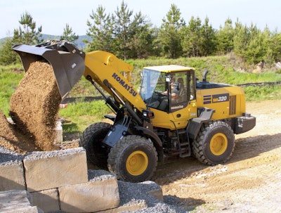 Komatsu WA320-8 dumping