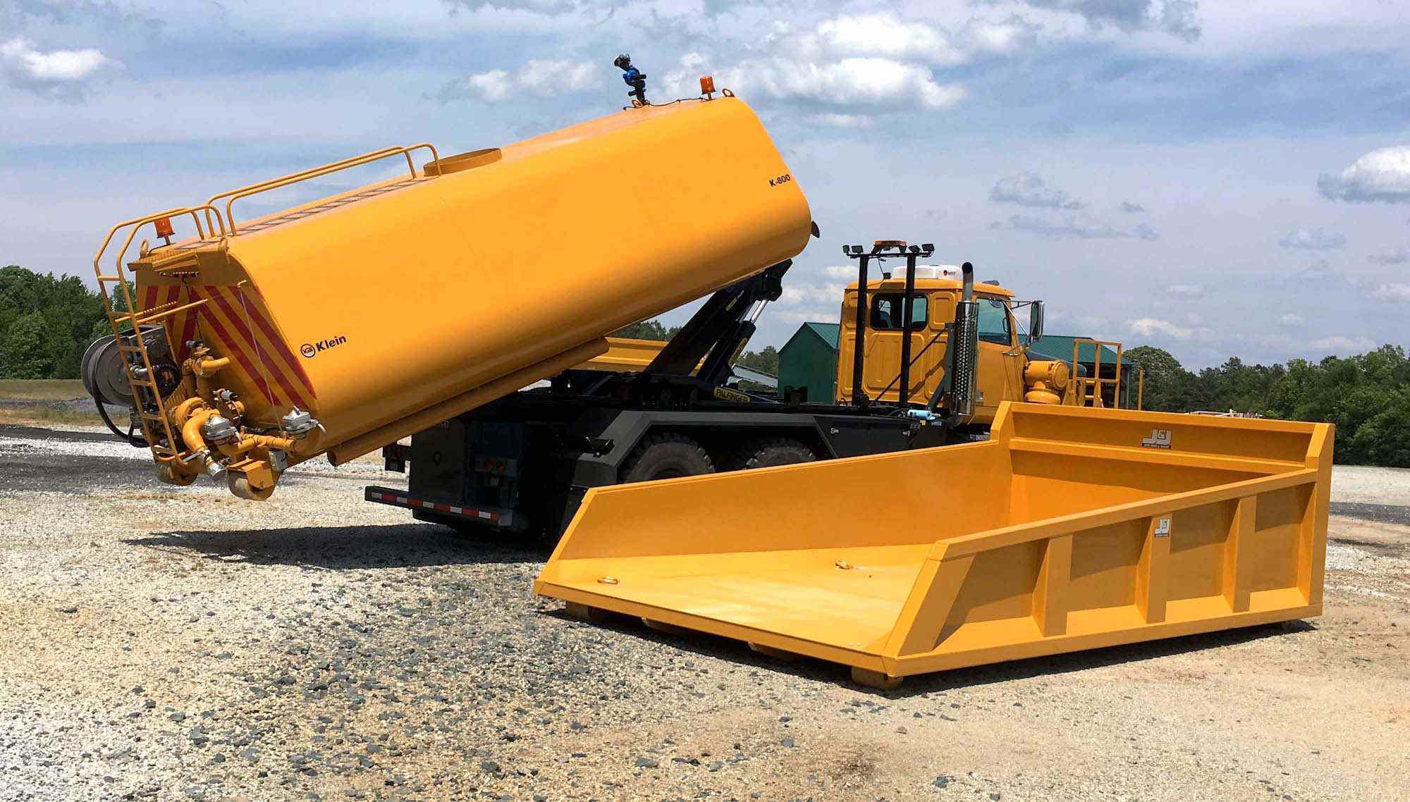 Western Star 6900XD MBT-40 transformer truck 2