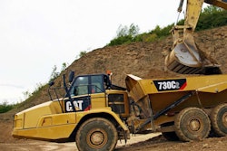 square Caterpillar-730C2-artic2