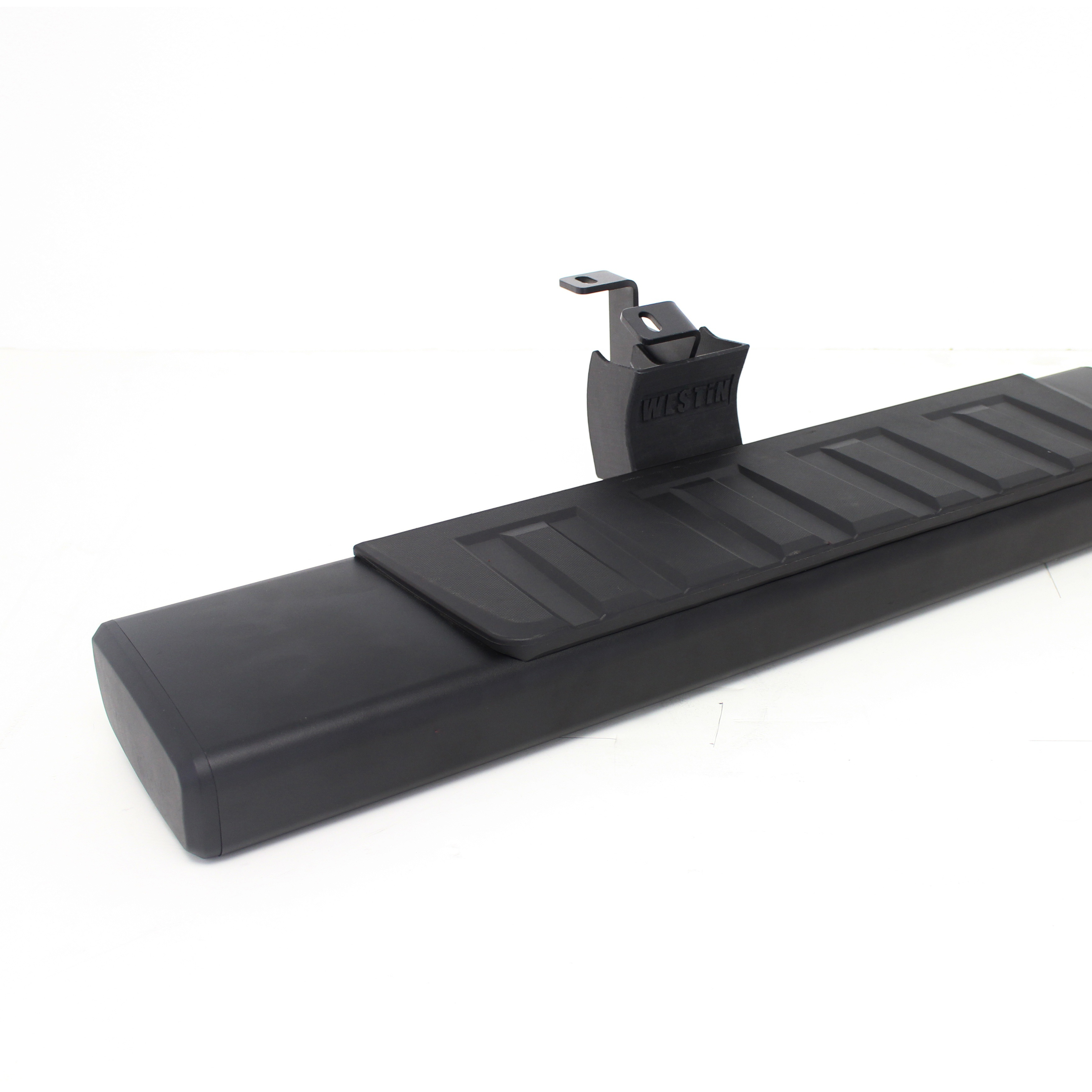 R7-w-bracket-cap_crop