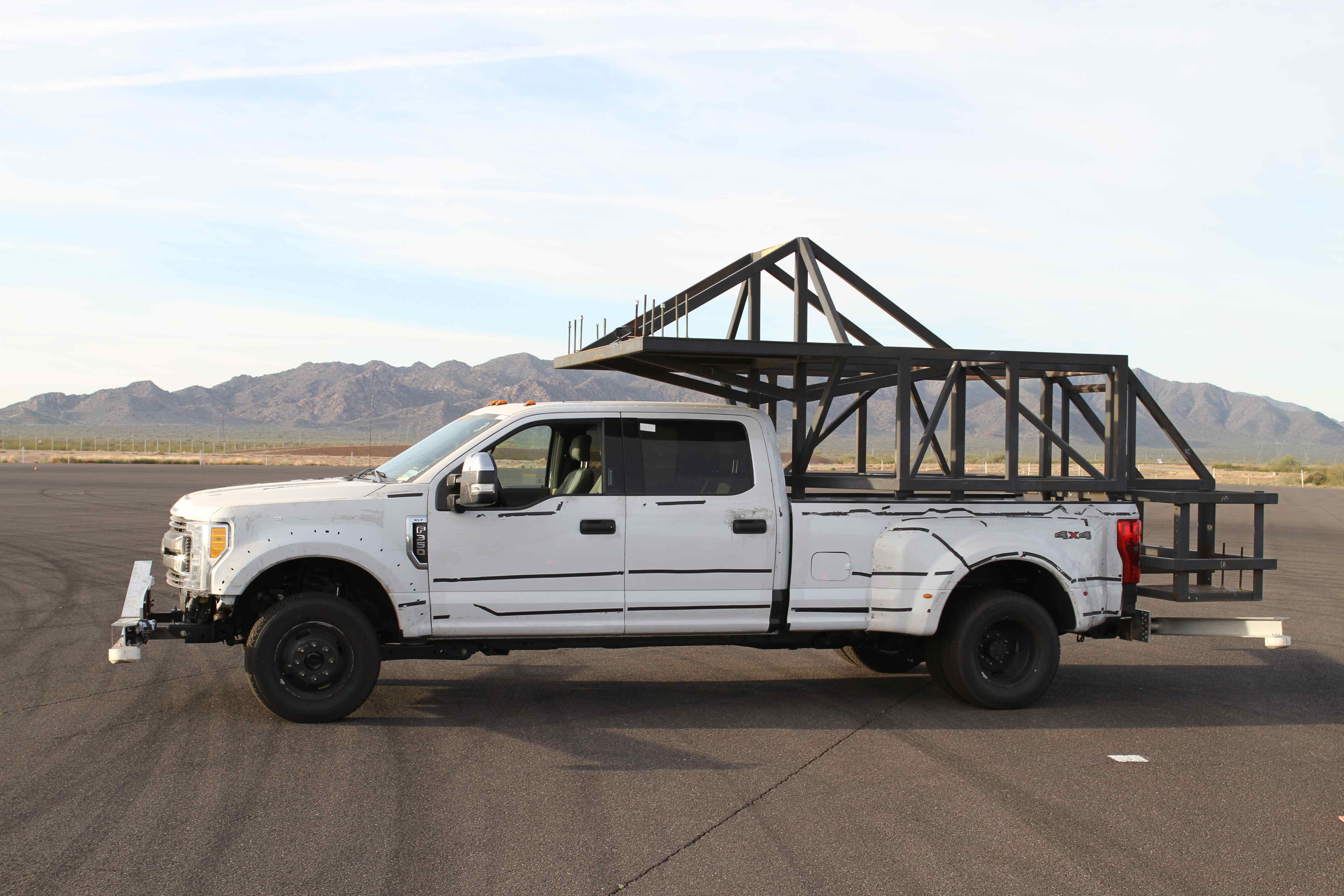 Super Duty slide-in camper testing[5]