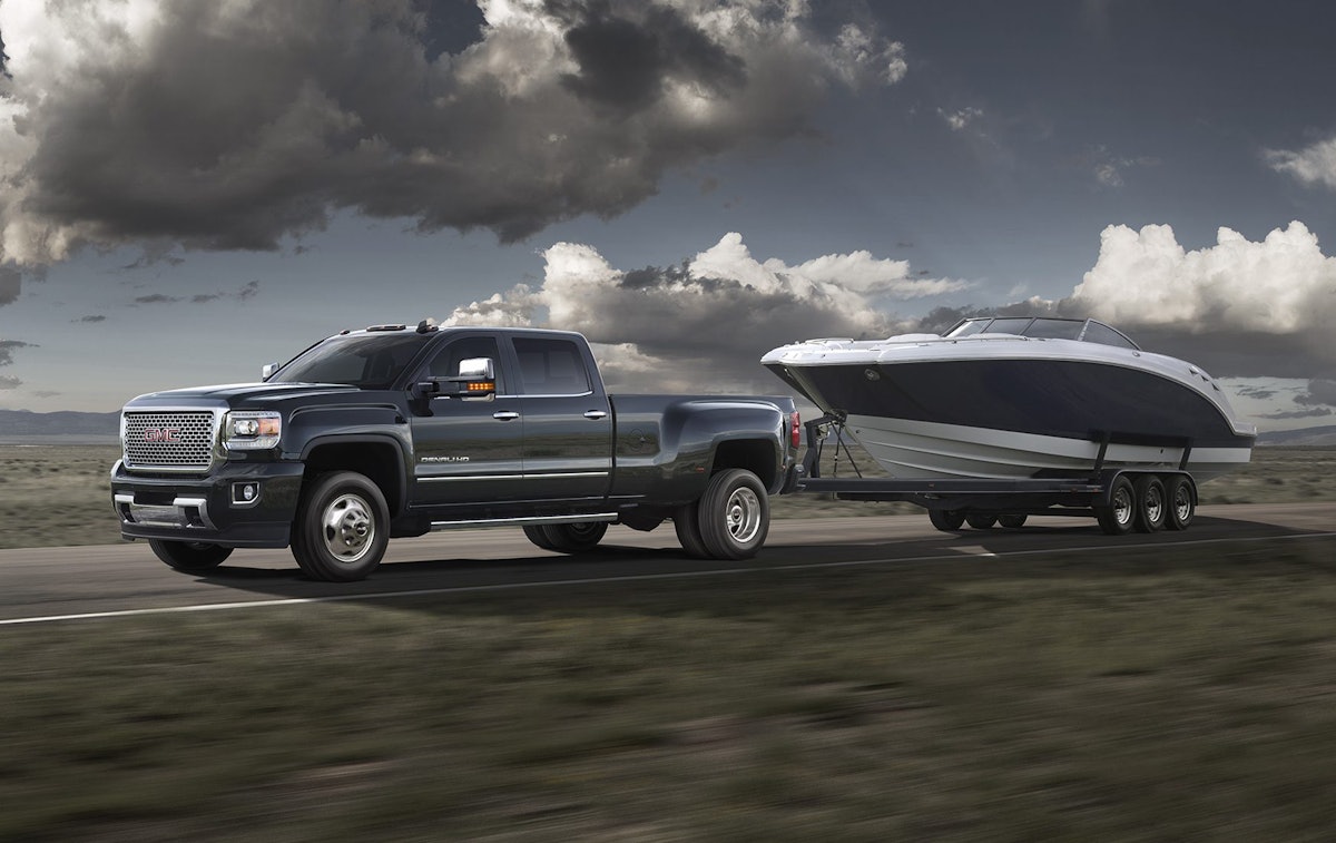 GMC bolsters Sierra hauling, intros gooseneck/fifthwheel package