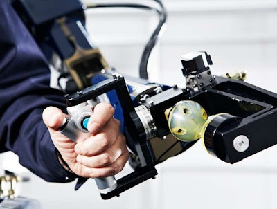 20160509-Hyundai-Wearable-Robot-07