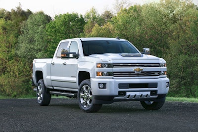 The 2017 Chevrolet Silverado HD features an all-new, patented air intake system. Marked by a dramatic hood scoop, the system drives cool, dry air into the engine for sustained performance and cooler air temperatures during difficult driving conditions.
