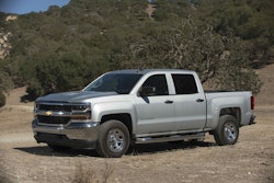 2016-Chevrolet-Silverado-040