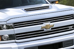 2017-Chevrolet-Silverado-2500HD-004