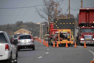 Arrow-Construction zone-12x8%40300