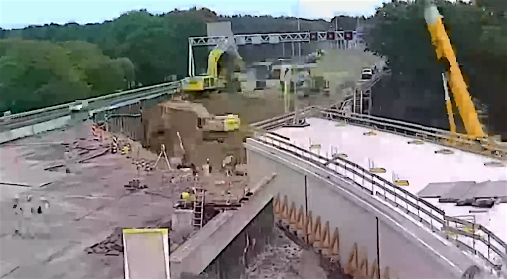 Dutch highway tunnel insertion