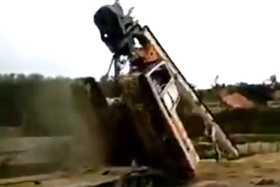 Service Rig Crash Tracked drilling rig tips onto rear end in longest rollover trailering ...