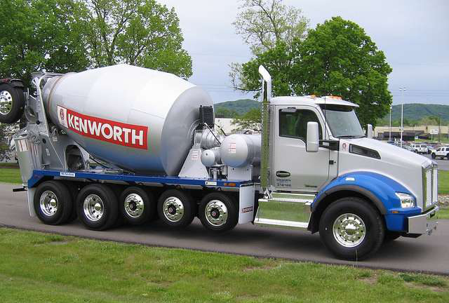 Kenworth T880 short hood
