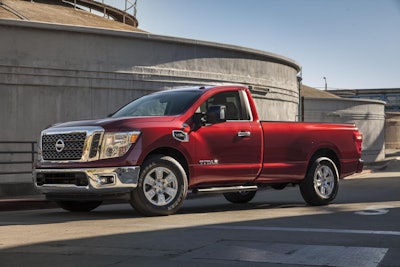 2017_Nissan_TITAN_SV_Single_Cab_01